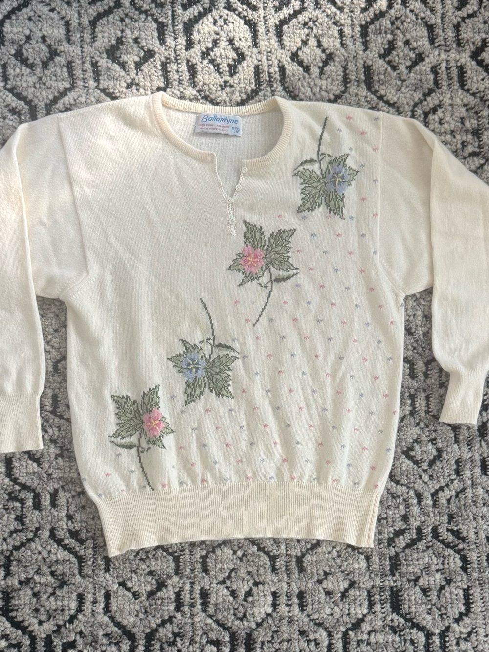 *RARE* Vintage Ballantyne 100% Cashmere Floral Women’s Sweater